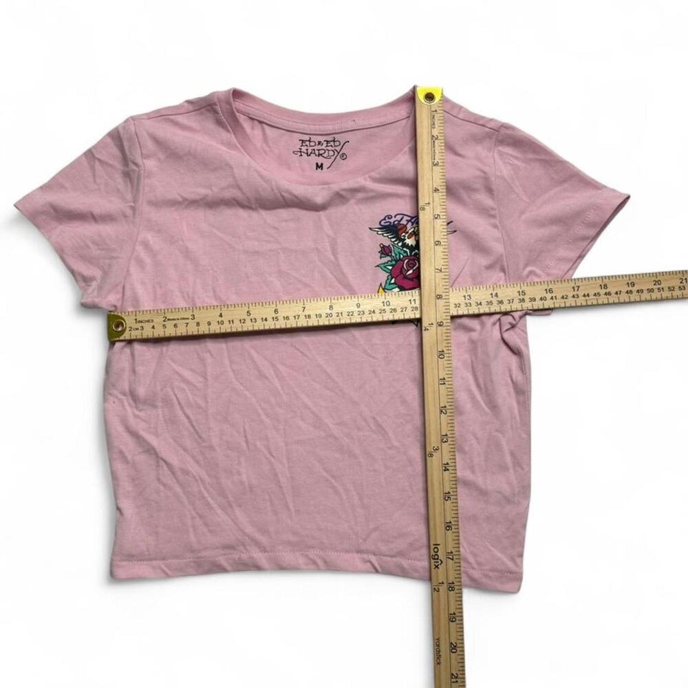 Ed Hardy pink baby tee with graphic design Size M alternative - Picture 5 of 6